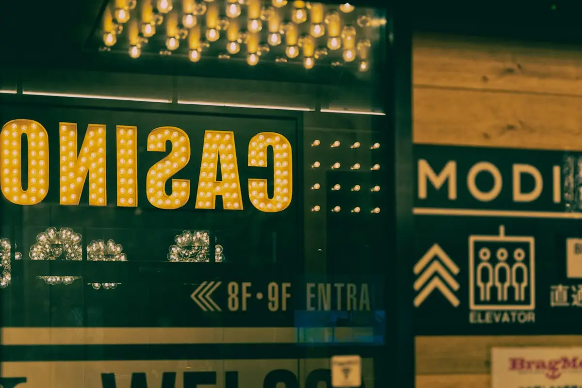 Directional sign leading to the casino